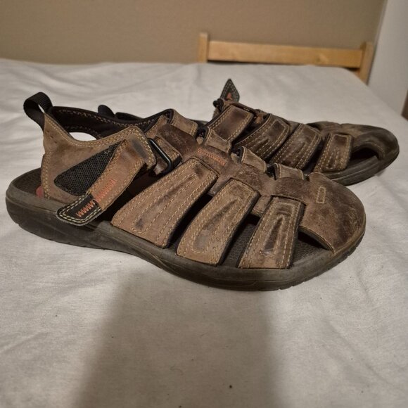 Clarks Walkford Fish Tumbled Leather Sandals - 8.5